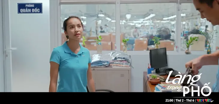 Làng trong phố - Tập 28: Hùng cất nhắc Hoài lên vị trí trưởng chuyền - Ảnh 1. Làng trong phố - Tập 28: Hùng cất nhắc Hoài lên vị trí trưởng chuyền - Ảnh 1.