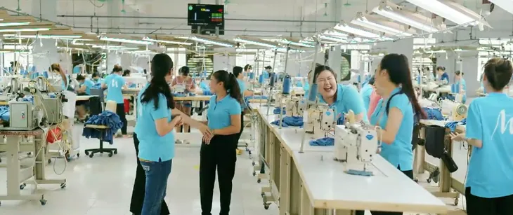 Làng trong phố - Tập 28: Hiếu tự ti vì mất việc đúng lúc Hoài sắp được thăng chức - Ảnh 7. Làng trong phố - Tập 28: Hiếu tự ti vì mất việc đúng lúc Hoài sắp được thăng chức - Ảnh 7.