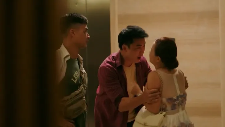 Làng trong phố - Tập 29: Mến kêu cứu khi thấy vợ ngất xỉu - Ảnh 6. Làng trong phố - Tập 29: Mến kêu cứu khi thấy vợ ngất xỉu - Ảnh 6.