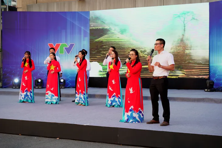 Đài THVN kỷ niệm 53 năm ngày phát sóng chương trình truyền hình đầu tiên - Ảnh 21. Đài THVN kỷ niệm 53 năm ngày phát sóng chương trình truyền hình đầu tiên - Ảnh 21.