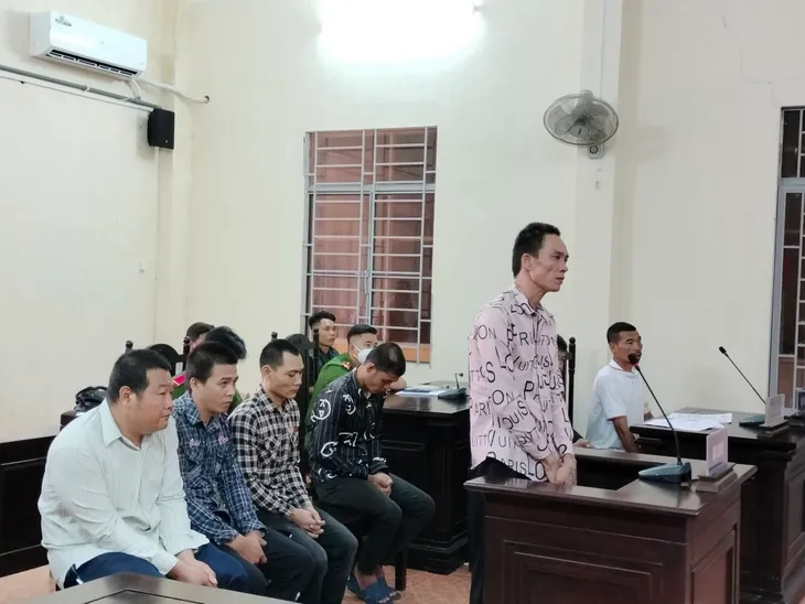 26 năm tù cho nhóm đối tượng hành hạ ngư phủ như thời trung cổ - Ảnh 1. 26 năm tù cho nhóm đối tượng hành hạ ngư phủ như thời trung cổ - Ảnh 1.