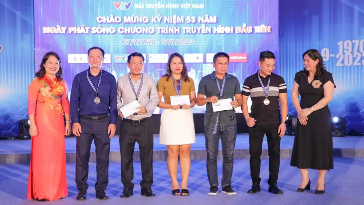 Đài THVN kỷ niệm 53 năm ngày phát sóng chương trình truyền hình đầu tiên - Ảnh 11. Đài THVN kỷ niệm 53 năm ngày phát sóng chương trình truyền hình đầu tiên - Ảnh 11.