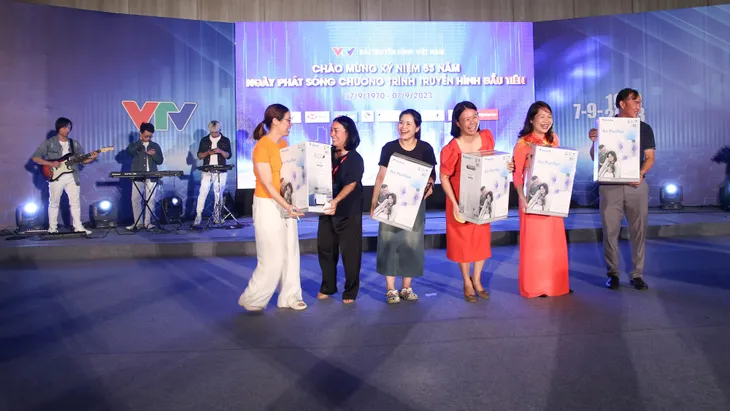 Đài THVN kỷ niệm 53 năm ngày phát sóng chương trình truyền hình đầu tiên - Ảnh 19. Đài THVN kỷ niệm 53 năm ngày phát sóng chương trình truyền hình đầu tiên - Ảnh 19.