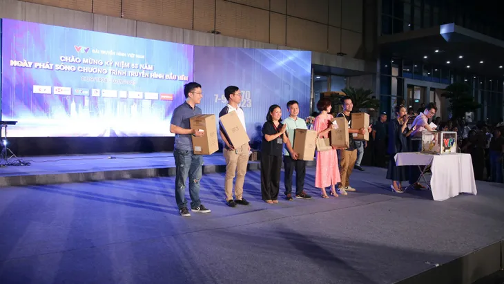 Đài THVN kỷ niệm 53 năm ngày phát sóng chương trình truyền hình đầu tiên - Ảnh 17. Đài THVN kỷ niệm 53 năm ngày phát sóng chương trình truyền hình đầu tiên - Ảnh 17.