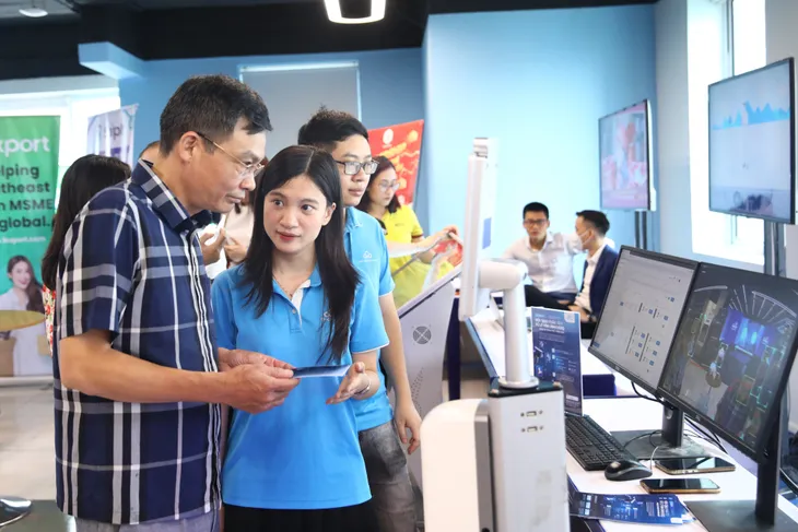 CIVAMS được vinh danh Giải pháp đổi mới sáng tạo Việt Nam 2023 - Ảnh 1. CIVAMS được vinh danh Giải pháp đổi mới sáng tạo Việt Nam 2023 - Ảnh 1.
