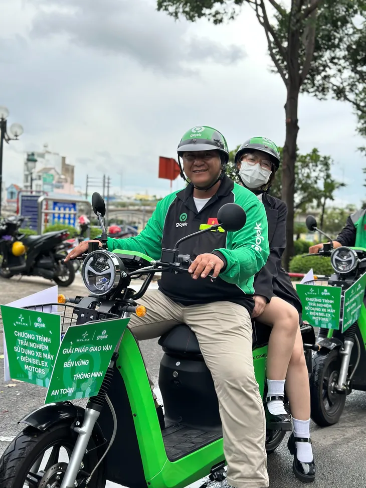 Gojek mở rộng thí điểm xe máy điện tại Việt Nam - Ảnh 1. Gojek mở rộng thí điểm xe máy điện tại Việt Nam - Ảnh 1.