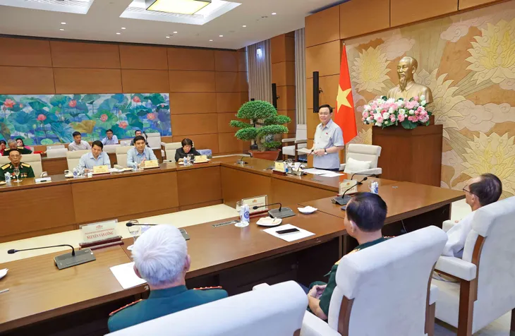 Chủ tịch Quốc hội gặp mặt Hội Chiến sĩ cách mạng bị địch bắt, tù đày tỉnh Nghệ An - Ảnh 3. Chủ tịch Quốc hội gặp mặt Hội Chiến sĩ cách mạng bị địch bắt, tù đày tỉnh Nghệ An - Ảnh 3.