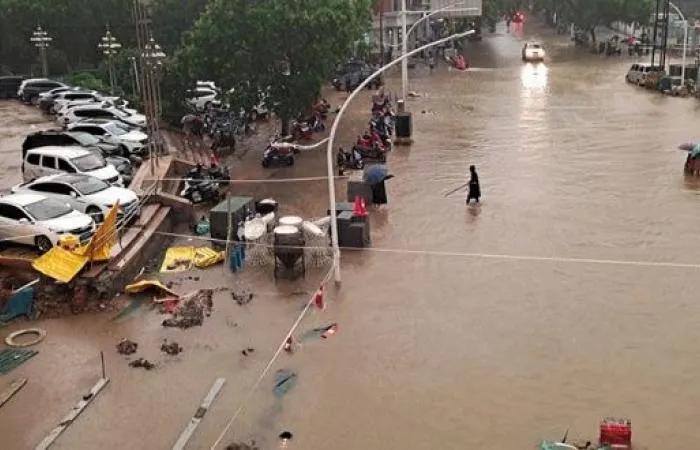 Mưa kỷ lục trong hơn 70 năm ở Thâm Quyến, Trung Quốc - Ảnh 1. Mưa kỷ lục trong hơn 70 năm ở Thâm Quyến, Trung Quốc - Ảnh 1.
