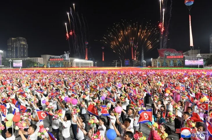 Triều Tiên duyệt binh kỷ niệm 75 năm Quốc khánh - Ảnh 10.