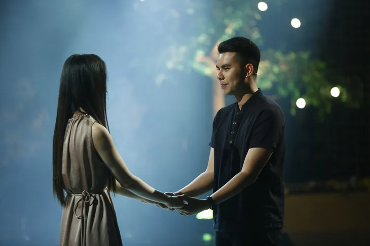 Hãy yêu nhau đi - Tập 17: Cặp gen Z trai tài gái sắc ngại ngùng lần đầu nắm tay nhau - Ảnh 8.