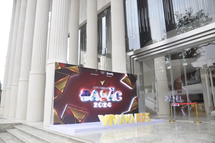 Hé lộ sân khấu lung linh Chào năm mới - Đa sắc 2024 - Ảnh 9. Hé lộ sân khấu lung linh Chào năm mới - Đa sắc 2024 - Ảnh 9.