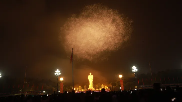 Nghệ An: Mãn nhãn pháo hoa nghệ thuật chào đón năm mới 2024 - Ảnh 9. Nghệ An: Mãn nhãn pháo hoa nghệ thuật chào đón năm mới 2024 - Ảnh 9.