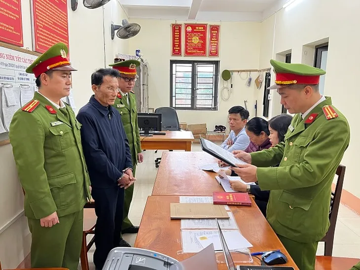 Bắt tạm giam nguyên Giám đốc Sở Giáo dục và Đào tạo tỉnh Hà Giang - Ảnh 1. Bắt tạm giam nguyên Giám đốc Sở Giáo dục và Đào tạo tỉnh Hà Giang - Ảnh 1.