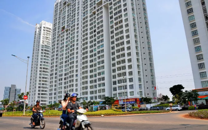 ĐBQH: Hàng chục nghìn căn hộ tái định cư bỏ hoang trong khi dân thiếu nhà ở - Ảnh 2. ĐBQH: Hàng chục nghìn căn hộ tái định cư bỏ hoang trong khi dân thiếu nhà ở - Ảnh 2.
