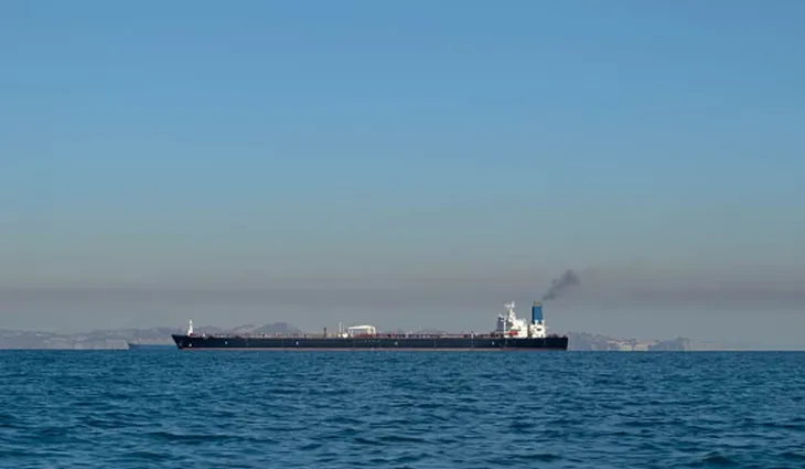 Mỹ yêu cầu Iran thả tàu chở dầu thu giữ ở vịnh Oman - Ảnh 1. Mỹ yêu cầu Iran thả tàu chở dầu thu giữ ở vịnh Oman - Ảnh 1.