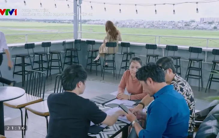 Chúng ta phải hạnh phúc - Tập 40: Lê đồng ý làm người thứ 3 - Ảnh 1. Chúng ta phải hạnh phúc - Tập 40: Lê đồng ý làm người thứ 3 - Ảnh 1.