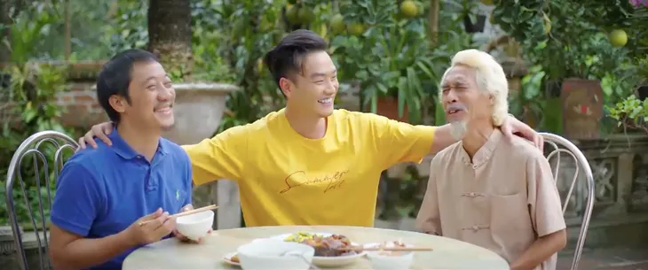 Không ngại cưới chỉ cần một lý do - Tập 34: Buổi hẹn hò đầu tiên, Đông nhanh nhẹn khóa môi Huyền - Ảnh 10.