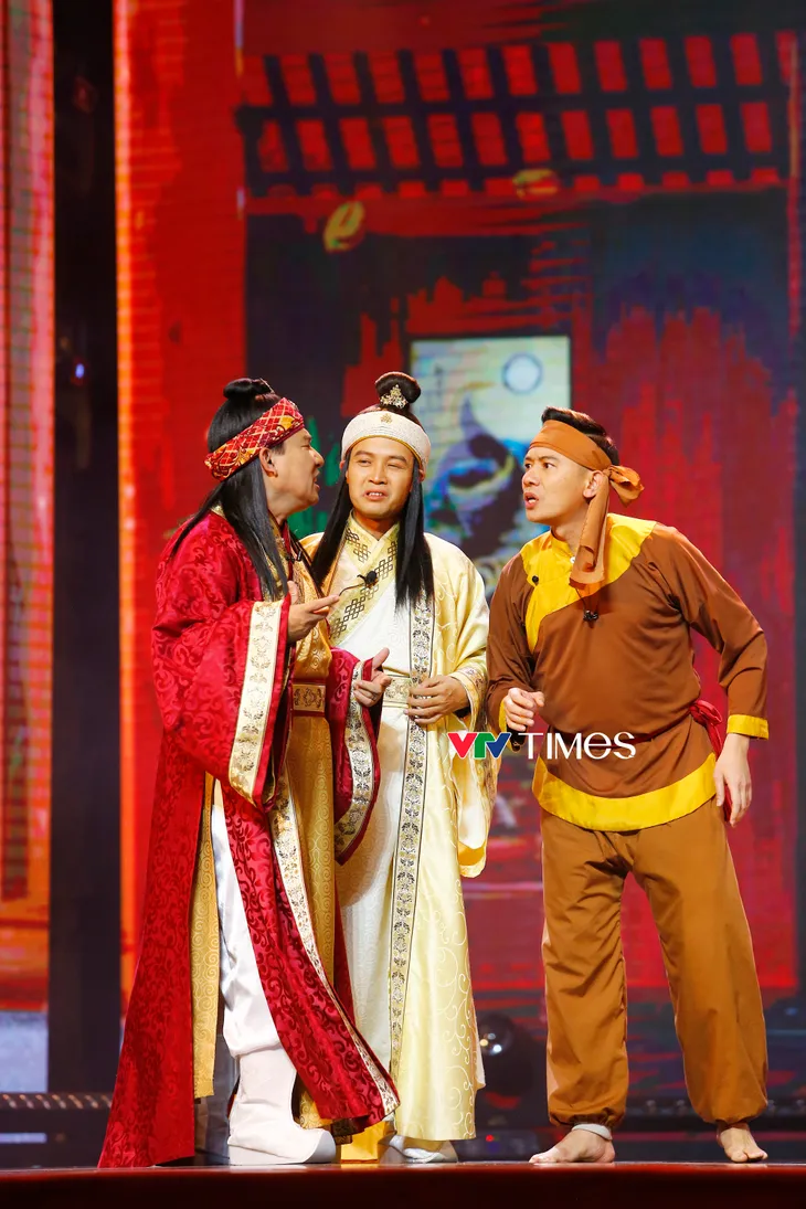 Thái Sơn biến hóa bất ngờ trong Gala cười 2024 - Ảnh 4. Thái Sơn biến hóa bất ngờ trong Gala cười 2024 - Ảnh 4.