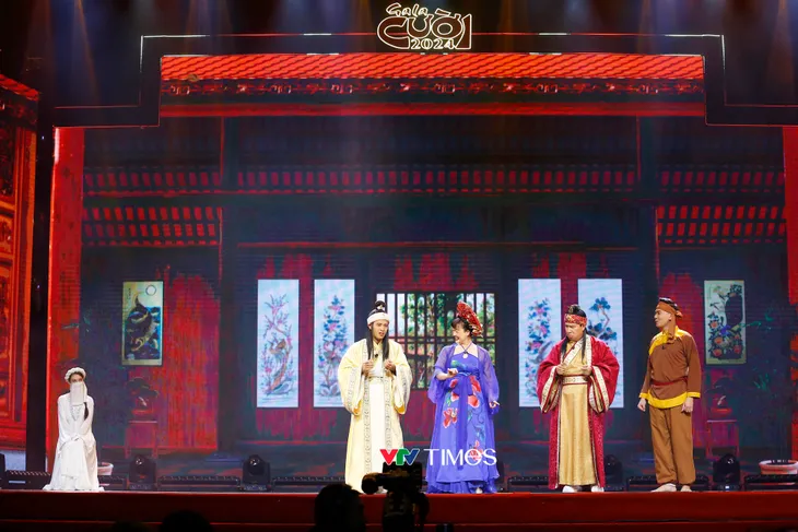 Thái Sơn biến hóa bất ngờ trong Gala cười 2024 - Ảnh 1. Thái Sơn biến hóa bất ngờ trong Gala cười 2024 - Ảnh 1.