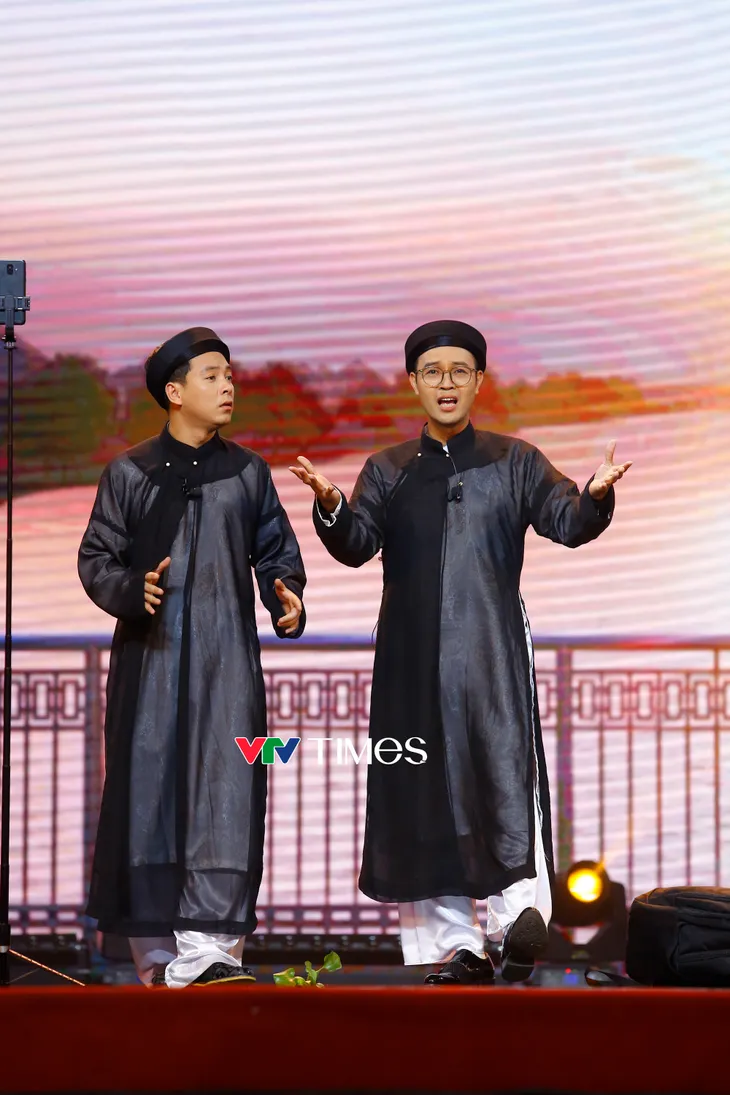 Thái Sơn biến hóa bất ngờ trong Gala cười 2024 - Ảnh 7. Thái Sơn biến hóa bất ngờ trong Gala cười 2024 - Ảnh 7.