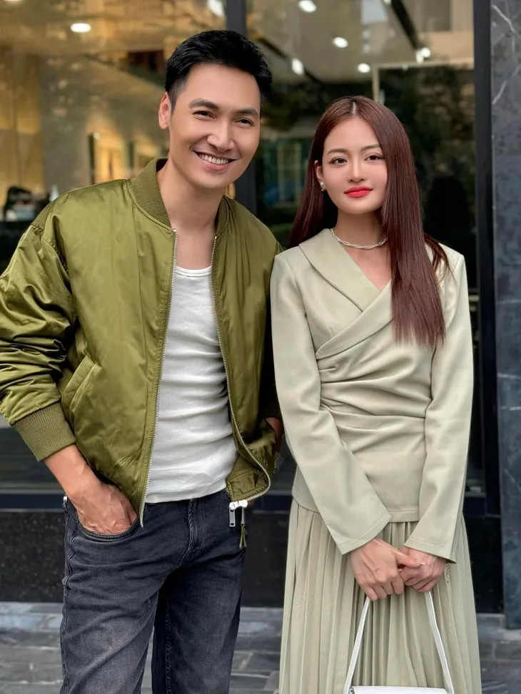 Những set đồ tiểu thư kiêu kỳ của Thùy Anh trong “Chúng ta của 8 năm sau” - Ảnh 11. Những set đồ tiểu thư kiêu kỳ của Thùy Anh trong “Chúng ta của 8 năm sau” - Ảnh 11.