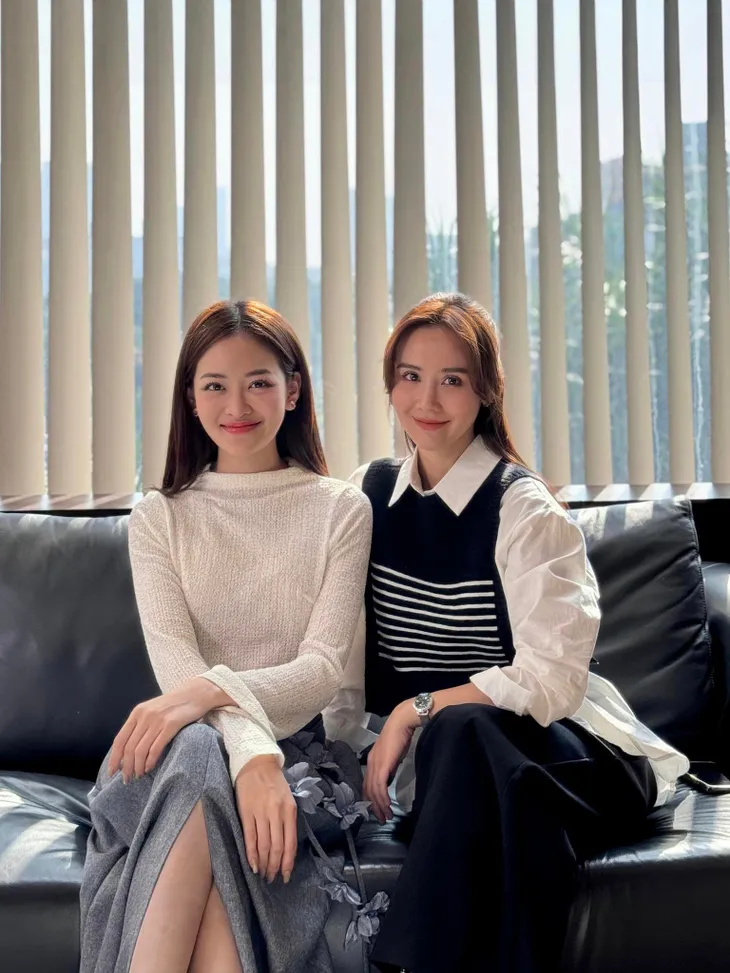 Những set đồ tiểu thư kiêu kỳ của Thùy Anh trong “Chúng ta của 8 năm sau” - Ảnh 23. Những set đồ tiểu thư kiêu kỳ của Thùy Anh trong “Chúng ta của 8 năm sau” - Ảnh 23.