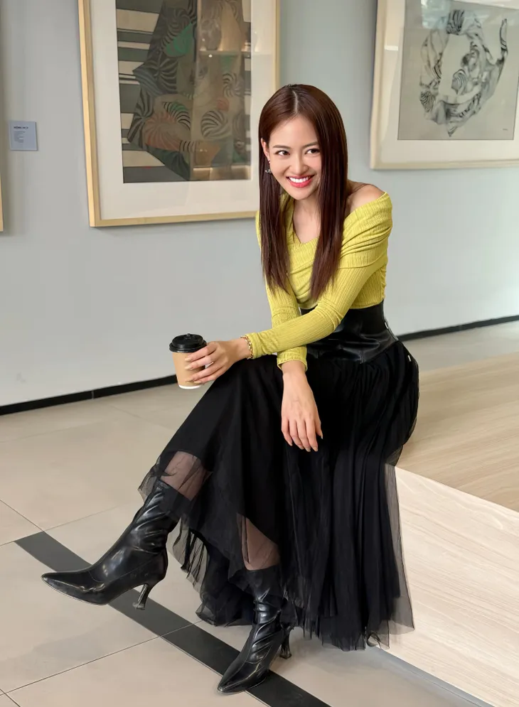 Những set đồ tiểu thư kiêu kỳ của Thùy Anh trong “Chúng ta của 8 năm sau” - Ảnh 22. Những set đồ tiểu thư kiêu kỳ của Thùy Anh trong “Chúng ta của 8 năm sau” - Ảnh 22.