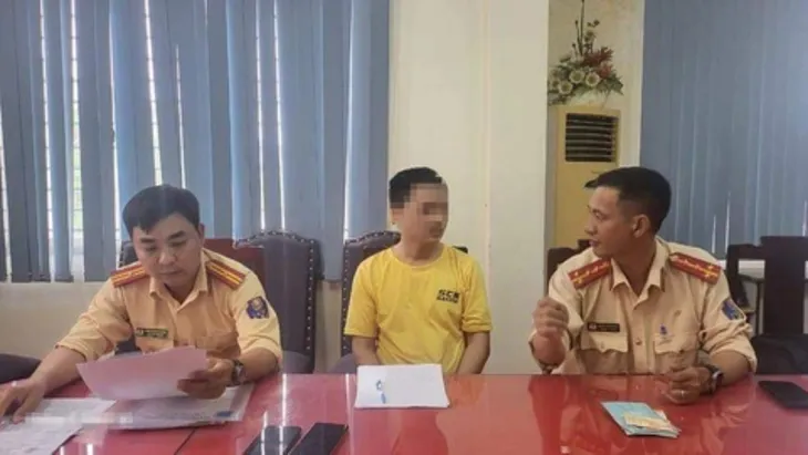 Phạt 22 triệu đồng tài xế ô tô chạy 210km/h ở cao tốc Mỹ Thuận – Cần Thơ - Ảnh 1. Phạt 22 triệu đồng tài xế ô tô chạy 210km/h ở cao tốc Mỹ Thuận – Cần Thơ - Ảnh 1.