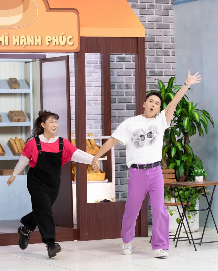 Diệu Nhi phá nát hit của Lương Bích Hữu, Mai Tiến Dũng hứng nhục trong Cuối tuần tuyệt vời - Ảnh 3. Diệu Nhi phá nát hit của Lương Bích Hữu, Mai Tiến Dũng hứng nhục trong Cuối tuần tuyệt vời - Ảnh 3.