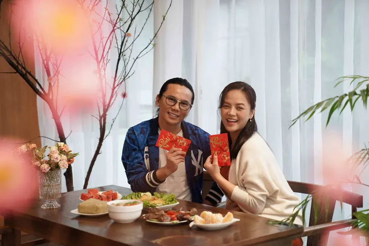 Thu Quỳnh làm mẹ bầu đảm đang trong MV Tết - Ảnh 3.