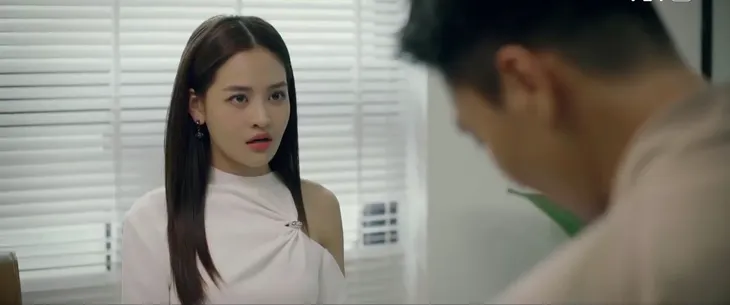 Chúng ta của 8 năm sau - Tập 33: Cuộc gặp đầy oan trái của gia đình Dương và bác sĩ Tuấn - Ảnh 8.