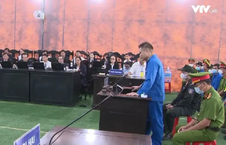 Xét xử vụ khủng bố ở Đắk Lắk: Các bị cáo xin lỗi gia đình bị hại - Ảnh 1. Xét xử vụ khủng bố ở Đắk Lắk: Các bị cáo xin lỗi gia đình bị hại - Ảnh 1.