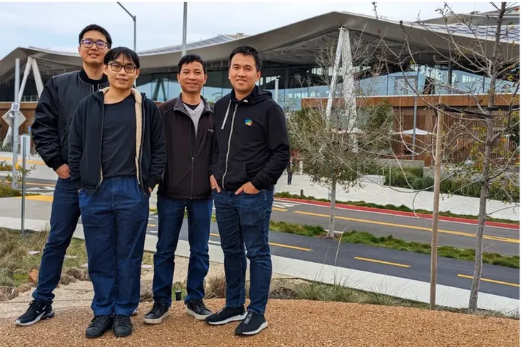 3 tiến sĩ Việt tạo AI giải toán ngang thí sinh Olympic - Ảnh 3. 3 tiến sĩ Việt tạo AI giải toán ngang thí sinh Olympic - Ảnh 3.