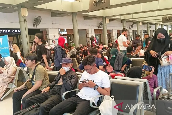 Jakarta triển khai tiêm phòng COVID-19 trả phí - Ảnh 1. Jakarta triển khai tiêm phòng COVID-19 trả phí - Ảnh 1.