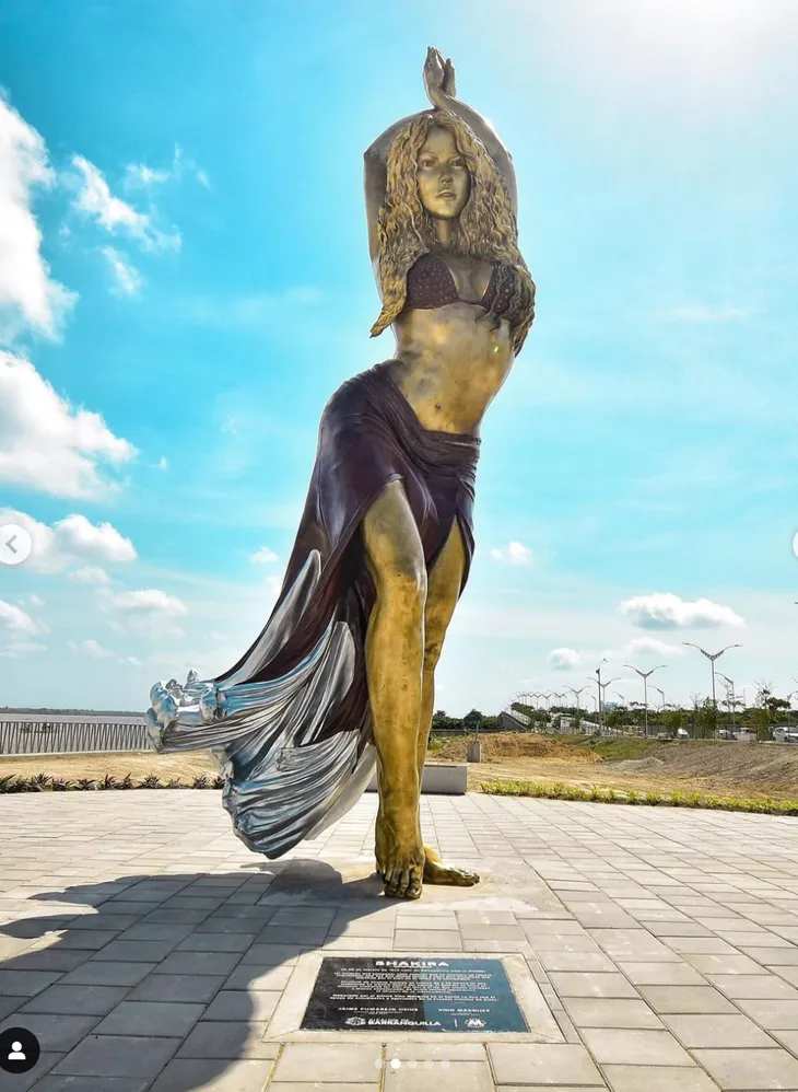 Shakira được vinh danh bằng tượng khổng lồ tại quê nhà - Ảnh 1. Shakira được vinh danh bằng tượng khổng lồ tại quê nhà - Ảnh 1.