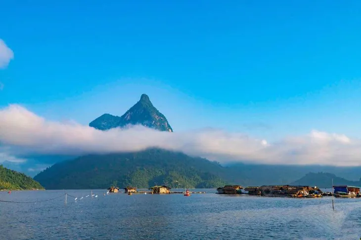 Ngẩn ngơ ngắm vẻ đẹp mộng mơ của núi Pắc Tạ - Ảnh 1. Ngẩn ngơ ngắm vẻ đẹp mộng mơ của núi Pắc Tạ - Ảnh 1.