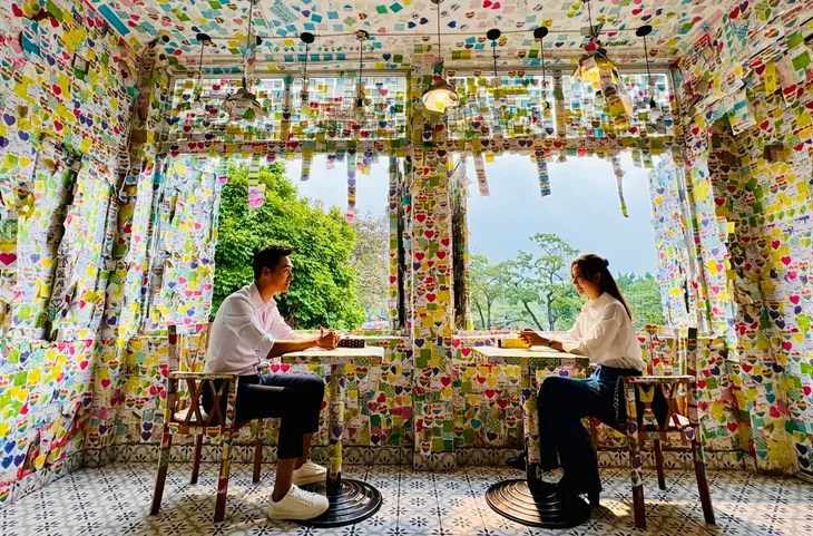 Chúng ta của 8 năm sau: Lộ cảnh Dương - Lâm mở thư 8 năm trước - Ảnh 4. Chúng ta của 8 năm sau: Lộ cảnh Dương - Lâm mở thư 8 năm trước - Ảnh 4.