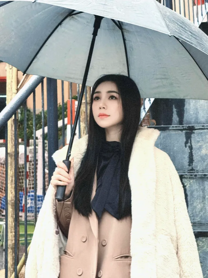 Dàn diễn viên dự đám cưới Ngọc Huyền, NTK Đức Hùng khoe hậu trường thiết kế trang phục Táo quân - Ảnh 8. Dàn diễn viên dự đám cưới Ngọc Huyền, NTK Đức Hùng khoe hậu trường thiết kế trang phục Táo quân - Ảnh 8.