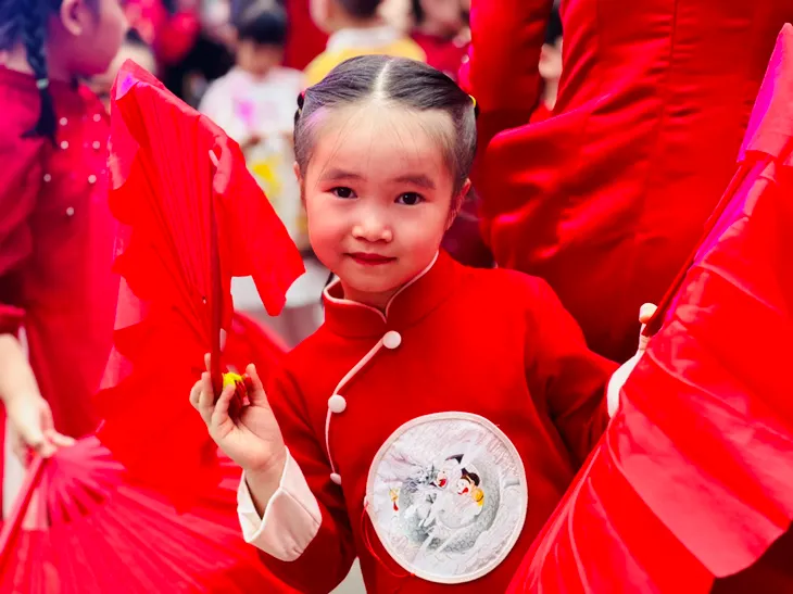 Học sinh thích thú trải nghiệm văn hóa truyền thống qua Hội chợ Xuân - Ảnh 10. Học sinh thích thú trải nghiệm văn hóa truyền thống qua Hội chợ Xuân - Ảnh 10.