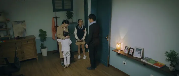 Chúng ta của 8 năm sau - Tập 34: Nguyệt lạnh nhạt trước màn tán tỉnh của tổng tài, Dương - Tuấn nguy cơ tan - Ảnh 4. Chúng ta của 8 năm sau - Tập 34: Nguyệt lạnh nhạt trước màn tán tỉnh của tổng tài, Dương - Tuấn nguy cơ tan - Ảnh 4.