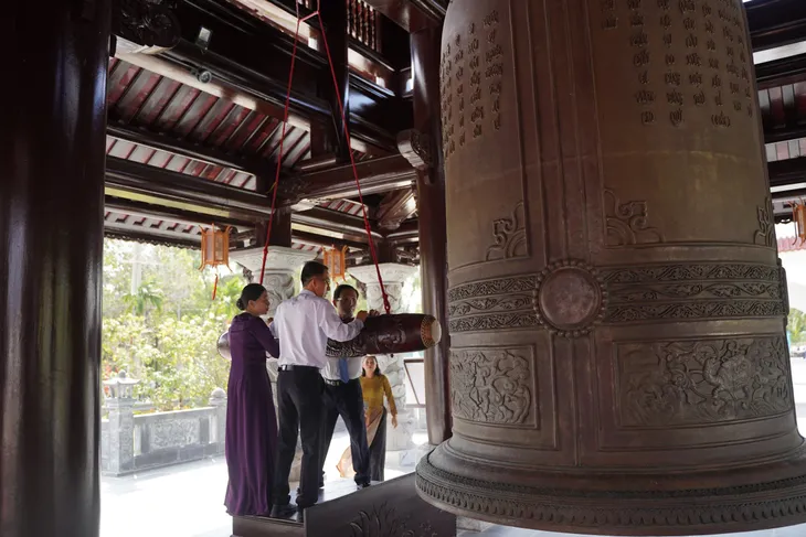 Côn Đảo tổ chức Lễ giỗ lần thứ 72 của nữ Anh hùng Võ Thị Sáu - Ảnh 1.