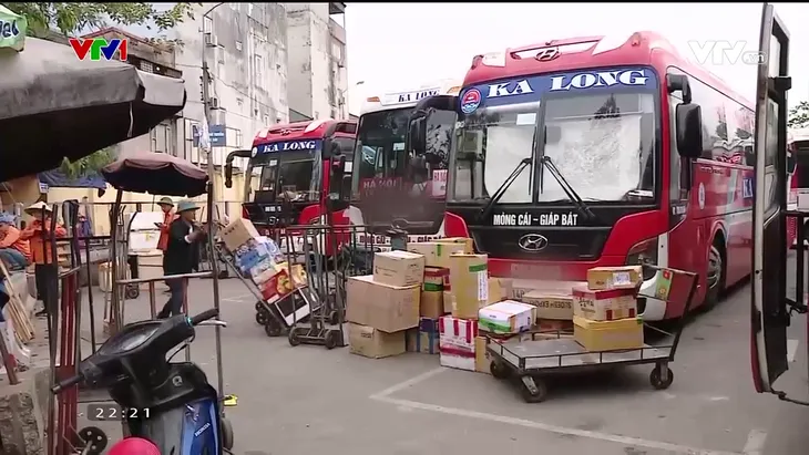 Cháy nổ, mất an toàn vì hàng hóa ký gửi trên xe khách - Ảnh 4. Cháy nổ, mất an toàn vì hàng hóa ký gửi trên xe khách - Ảnh 4.