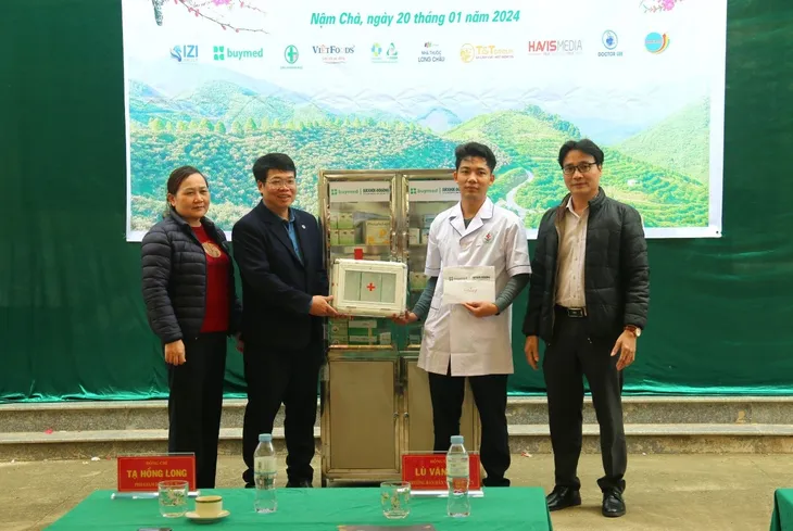 Mang một cái tết an ấm đến đồng bào vùng cao - Ảnh 1. Mang một cái tết an ấm đến đồng bào vùng cao - Ảnh 1.