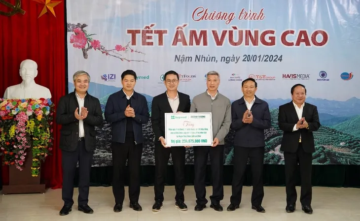 Mang một cái tết an ấm đến đồng bào vùng cao - Ảnh 2. Mang một cái tết an ấm đến đồng bào vùng cao - Ảnh 2.