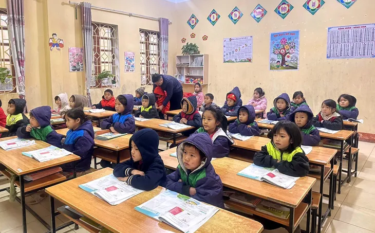 Nhiều địa phương tiếp tục cho học sinh nghỉ học tránh rét - Ảnh 1. Nhiều địa phương tiếp tục cho học sinh nghỉ học tránh rét - Ảnh 1.