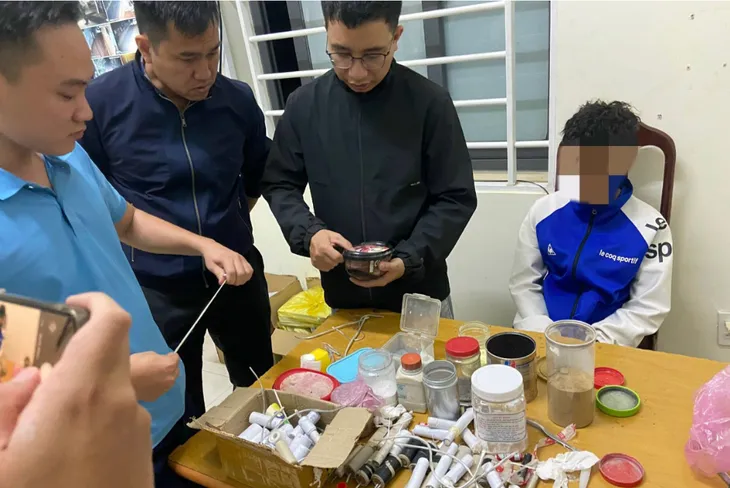 Cảnh báo gia tăng tình trạng tai nạn thương tích do pháo tự chế - Ảnh 1. Cảnh báo gia tăng tình trạng tai nạn thương tích do pháo tự chế - Ảnh 1.