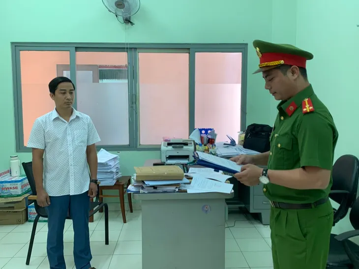 Bình Dương: Bắt tạm giam một Giám đốc công ty buôn hàng lậu - Ảnh 1. Bình Dương: Bắt tạm giam một Giám đốc công ty buôn hàng lậu - Ảnh 1.