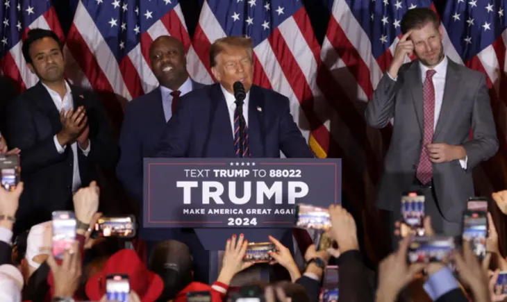 Bầu cử Tổng thống Mỹ 2024: Ông Trump dẫn trước ông Biden trong cuộc thăm dò về trận tái đấu - Ảnh 1. Bầu cử Tổng thống Mỹ 2024: Ông Trump dẫn trước ông Biden trong cuộc thăm dò về trận tái đấu - Ảnh 1.