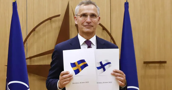 NATO kêu gọi Hungary sớm phê chuẩn nghị định thư kết nạp Thụy Điển - Ảnh 1. NATO kêu gọi Hungary sớm phê chuẩn nghị định thư kết nạp Thụy Điển - Ảnh 1.