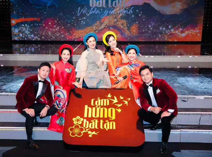 BTV Hoài Anh đọ sắc bên dàn mỹ nhân của Cảm hứng bất tận - Ảnh 3. BTV Hoài Anh đọ sắc bên dàn mỹ nhân của Cảm hứng bất tận - Ảnh 3.